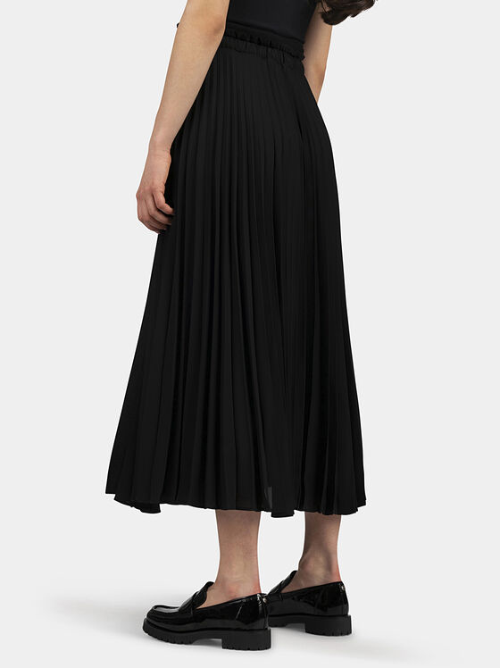 Μαύρη φούστα με πλισέ - 2