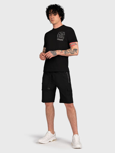 Cargo shorts with accent zips - 5
