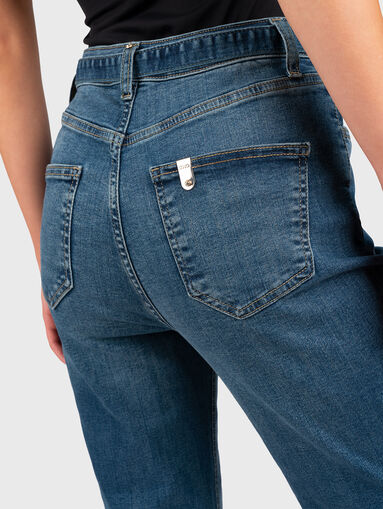Jeans with belt and golden element - 4