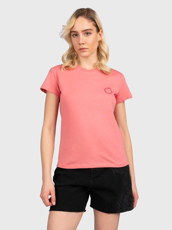 Μπλουζάκι σε κοραλί χρώμα με λογότυπο - 1
