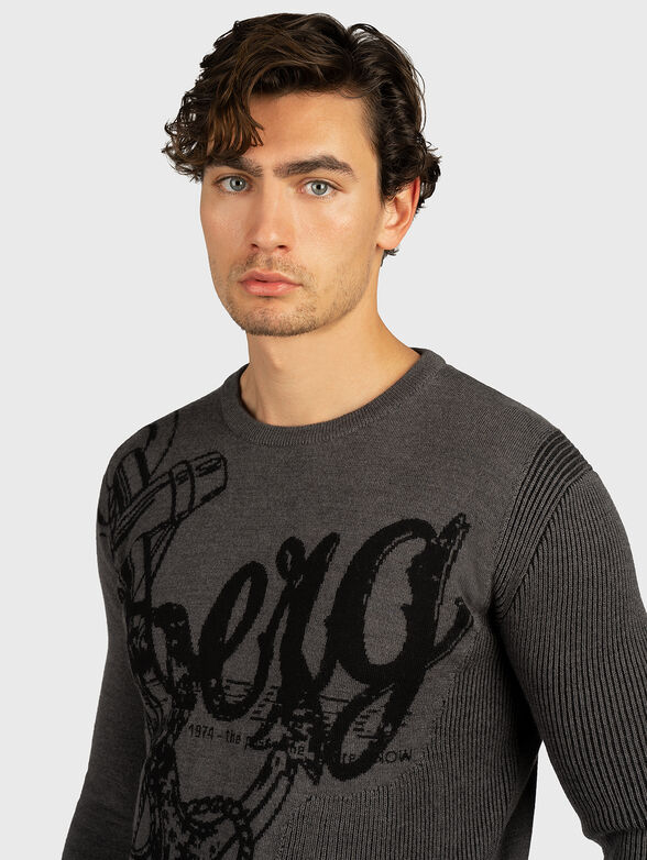Round neck sweater with logo motif - 4