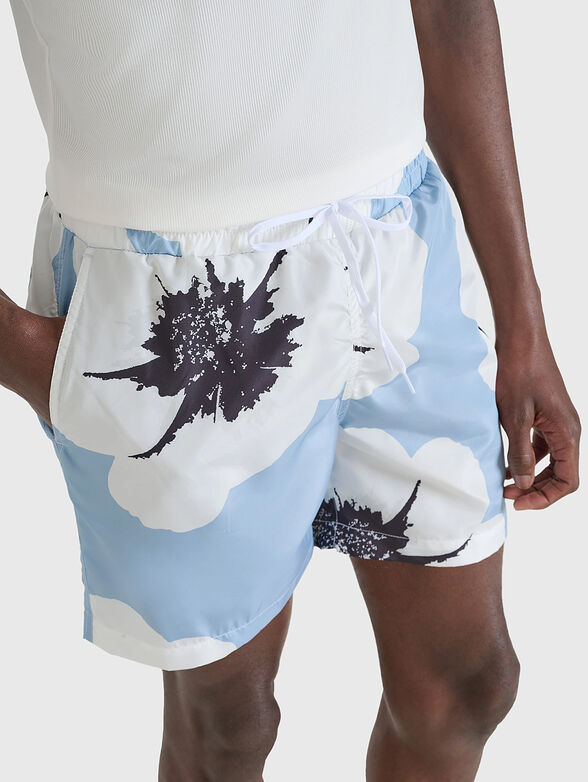 Beach shorts with print - 3