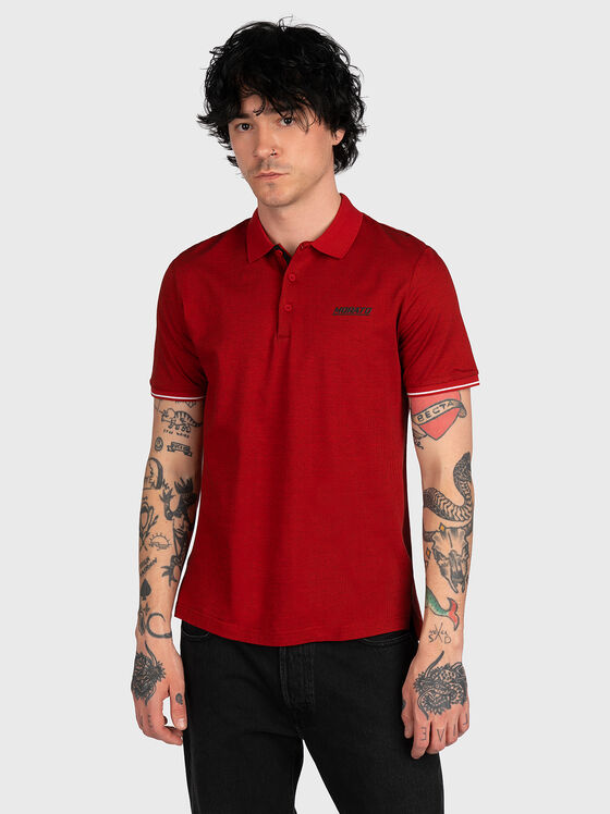 Κόκκινο πόλο- μπλουζάκι με λεπτομέρεια λογότυπου - 1