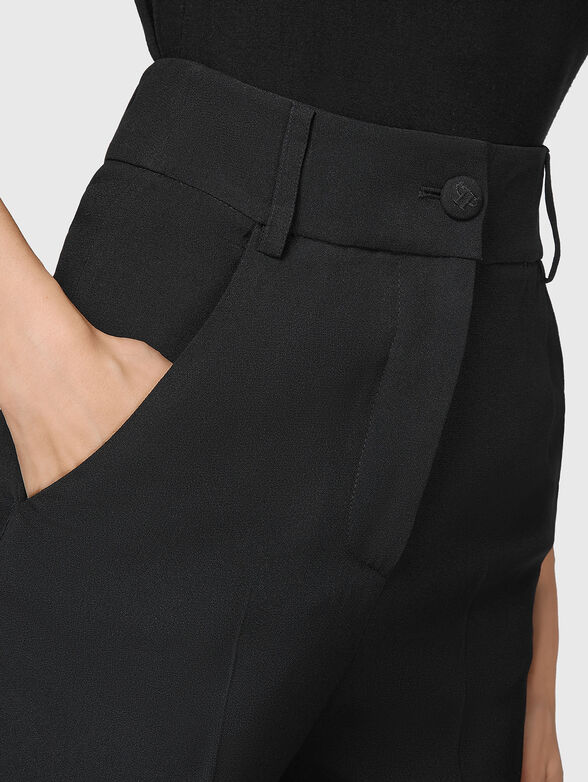 High-waist trousers in black - 3