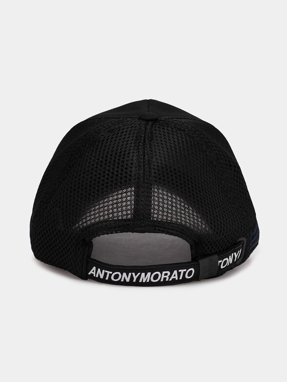 Hat with embroidered logo - 2