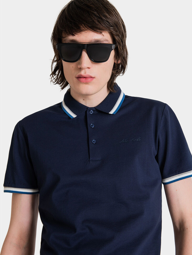 Blue polo shirt with accent collar and sleeves - 3