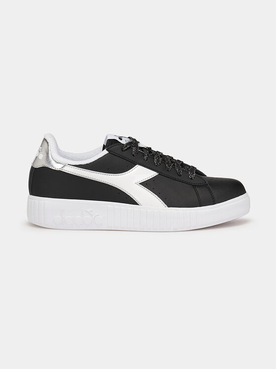 Sneakers με ασημένιες λεπτομέρειες - 1