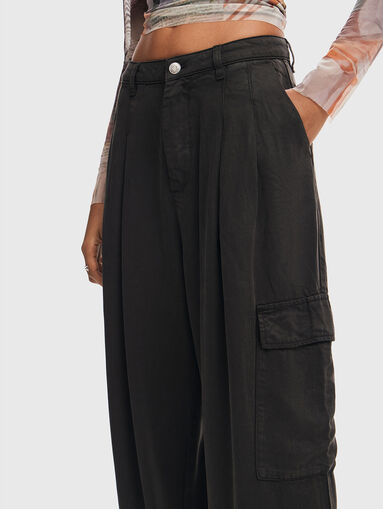 Cargo jeans with wide legs - 3