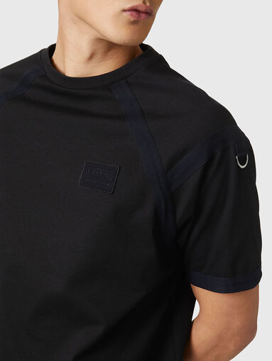 T-shirt with embroidered patch - 4