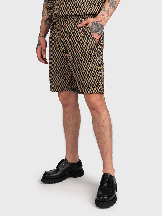 Shorts with plaid print