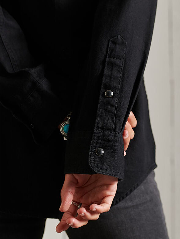 Shirt with long sleeves and pockets - 6