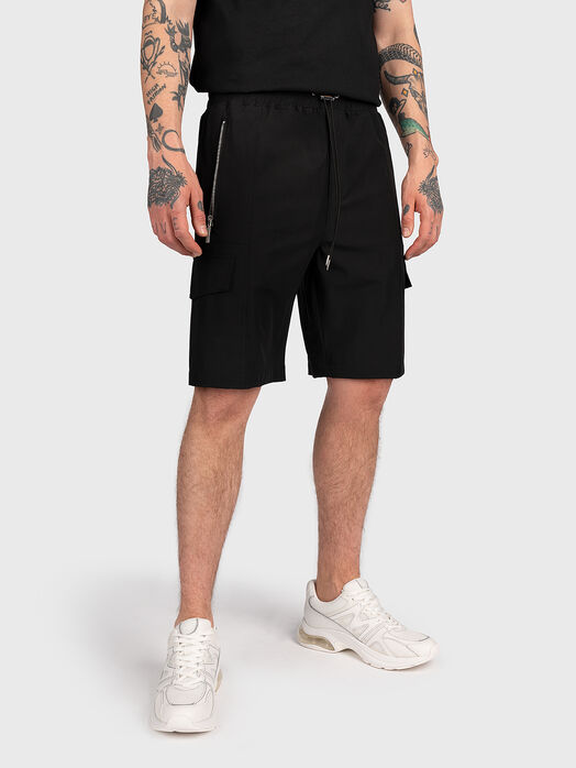 Cargo shorts with accent zips