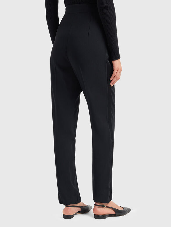 Straight trousers with pocket - 1