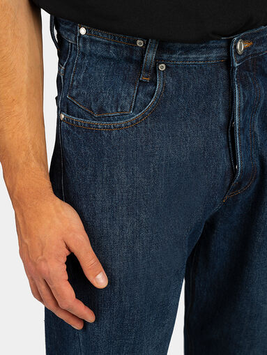 Blue jeans with metal logo detail - 3
