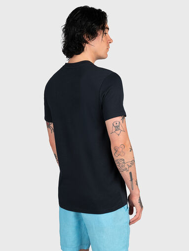 T-shirt with a contrasting logo print - 3