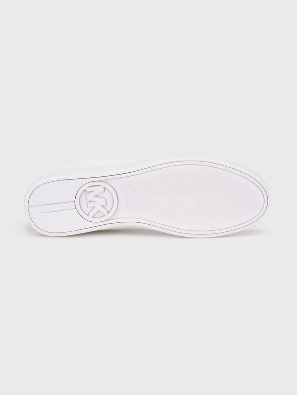 White leather sports shoes - 5