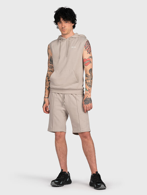 Sleeveless sports sweatshirt with hood - 4