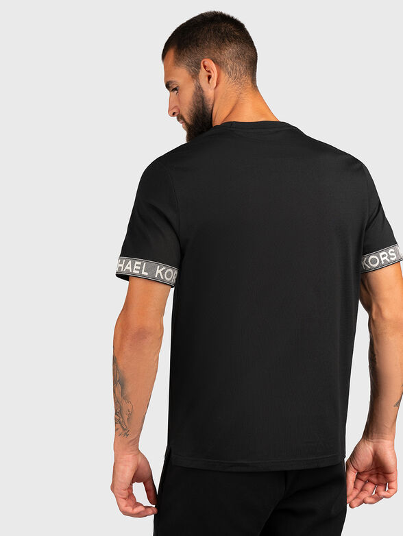 Black T-shirt with accent sleeves - 3