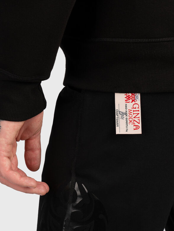 HZ018 black sweatshirt with print on the back - 5
