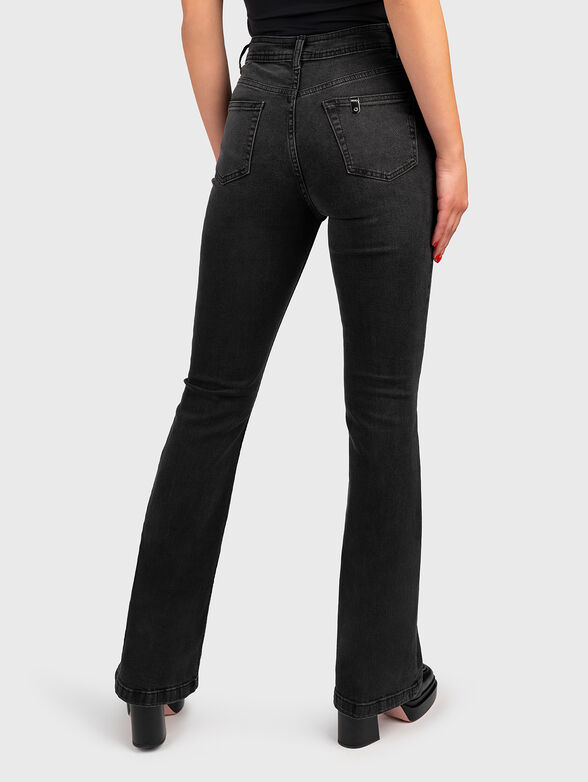Jeans with accent pockets - 2