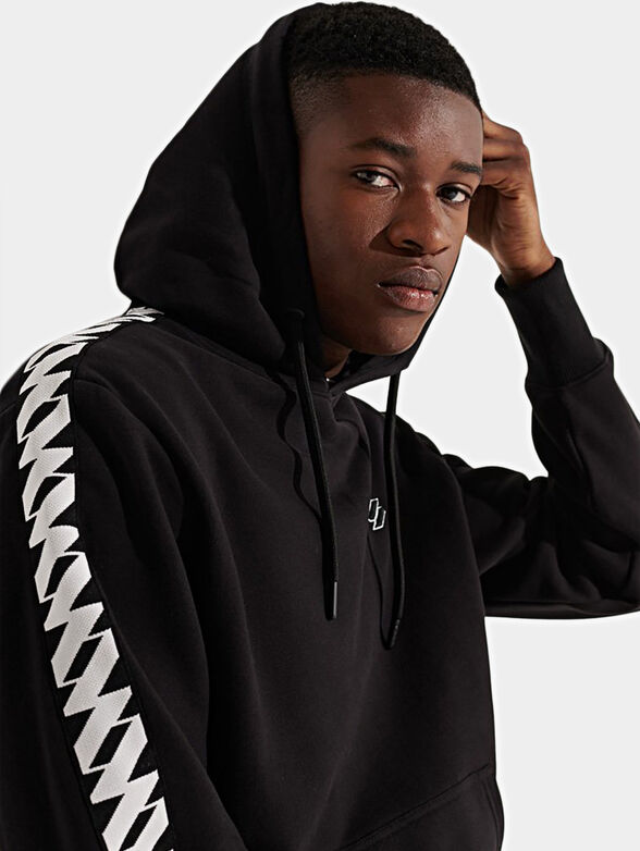Black sweatshirt with contrast straps - 5