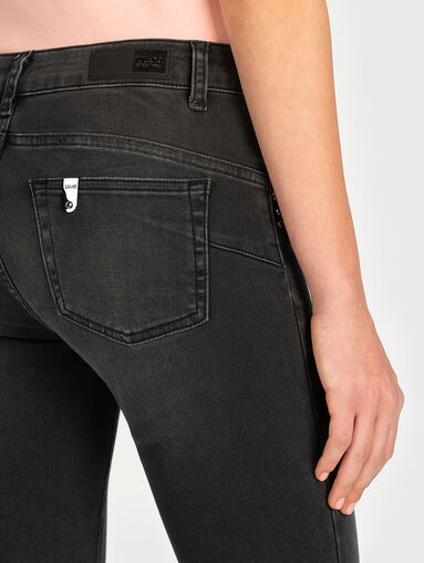 Skinny jeans with studs and crystals - 4