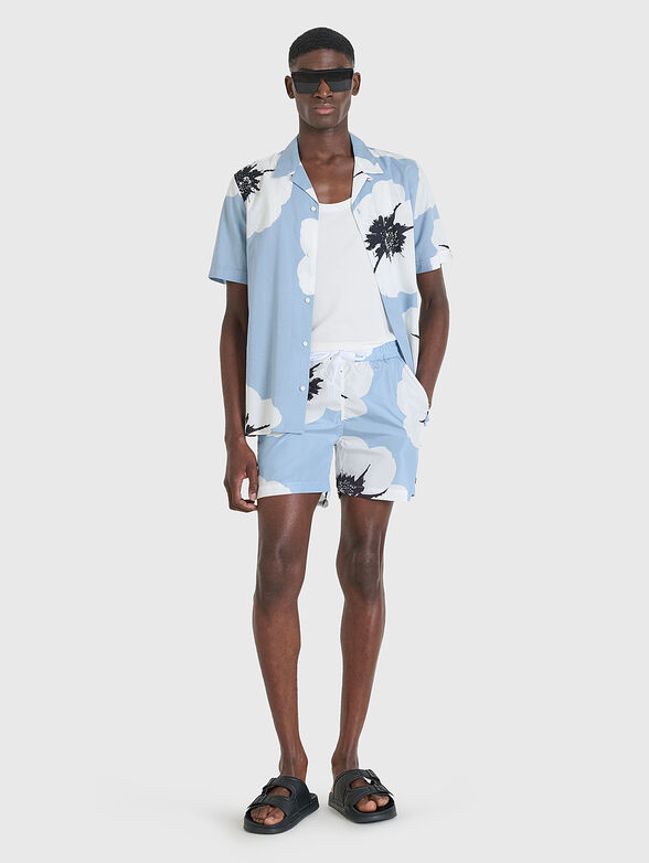Beach shorts with print - 4