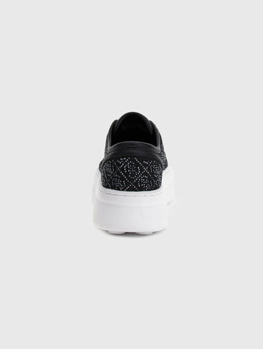 Sports shoes with monogram details - 3