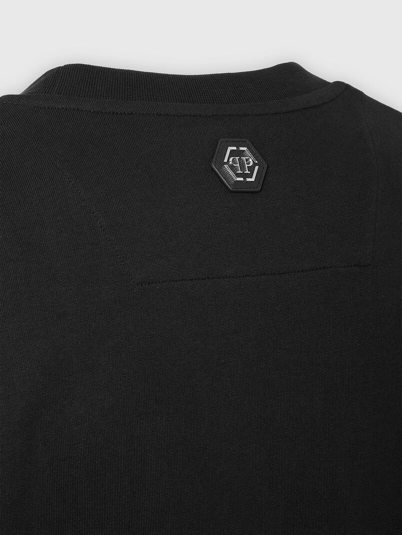 GOTHIC P round neck swetshirt in black - 3