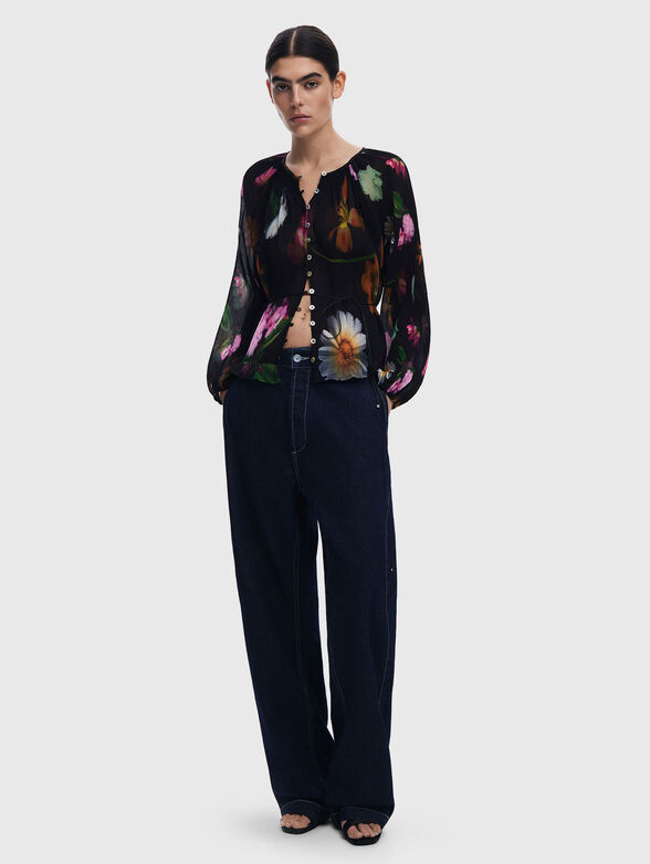 Blouse with long sleeves and buttons - 1