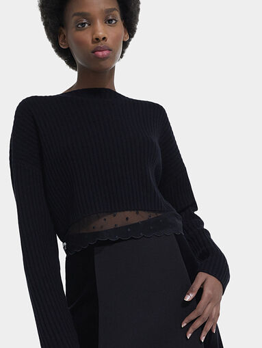 Black cropped sweater with accent hem - 5