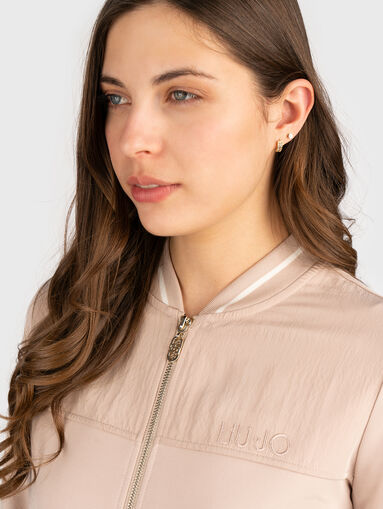 Sweatshirt with accent back - 4