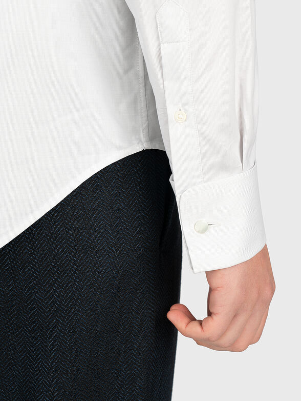 White shirt with hidden fastening - 3