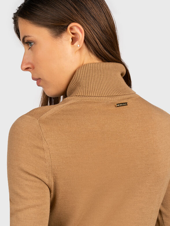 Beige sweater with accent buttons - 2