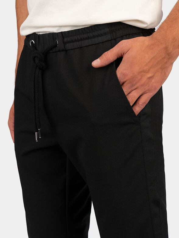 Sports trousers with laces - 4