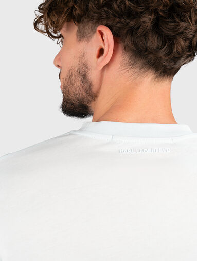 Blue t-shirt with embossed logo - 4