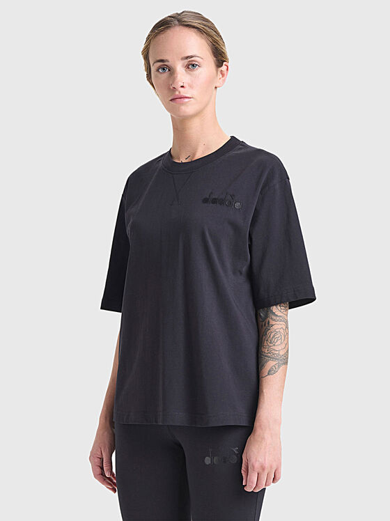 Μαύρο μπλουζάκι με κέντημα λογότυπου - 1