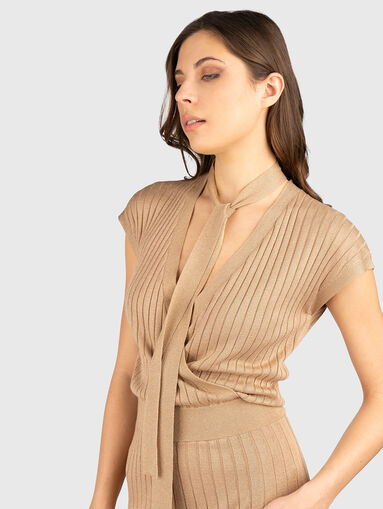 Jumpsuit with V-neck and wide legs - 2