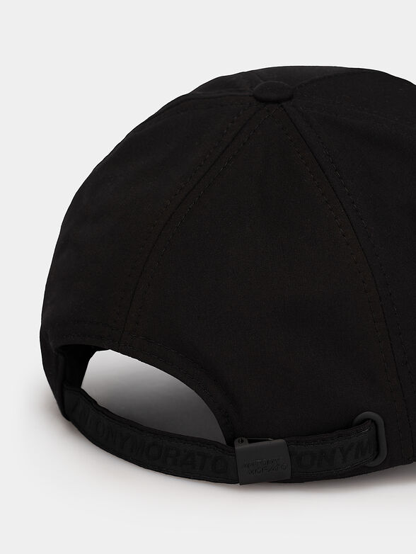 Baseball cap with embossed logo - 4
