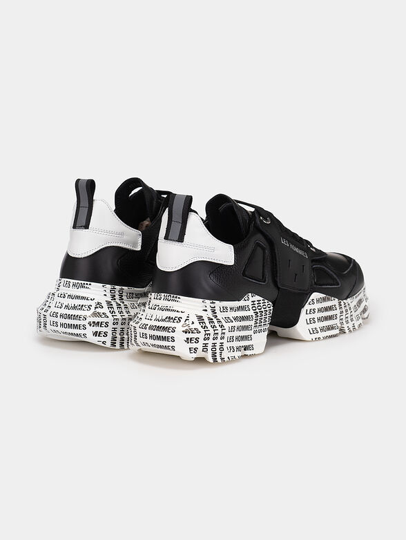 Black sport shoes with accented logo print - 3