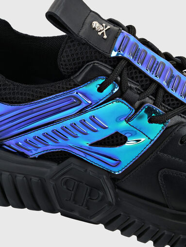 Hologram details sports shoes - 3