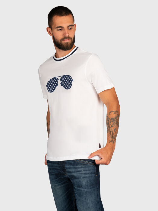 T-shirt with contrast print