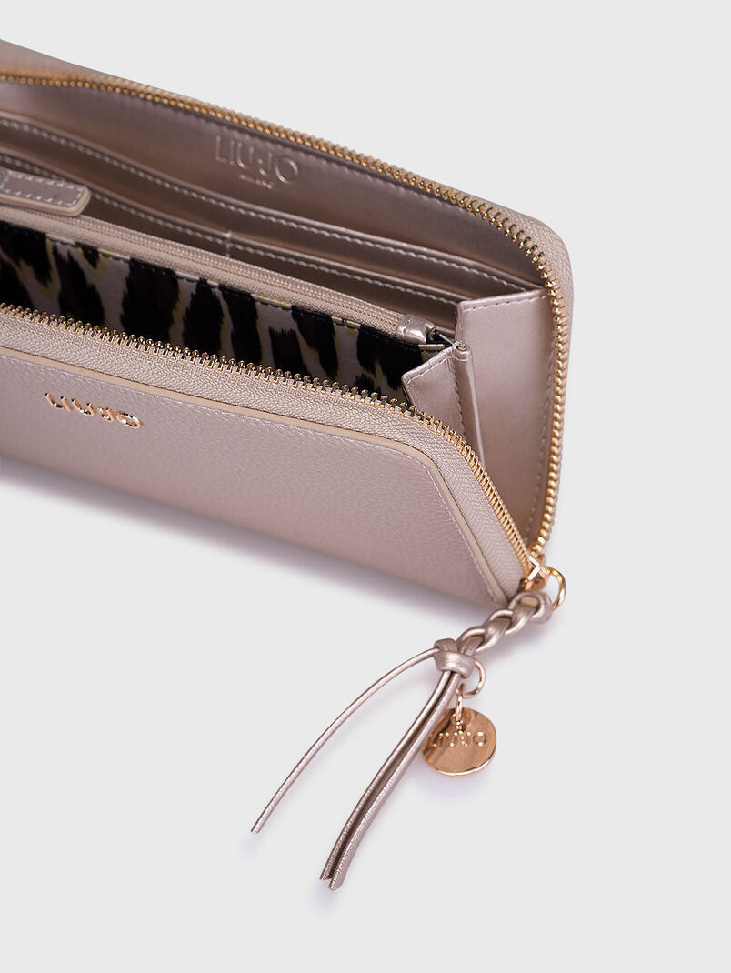 Purse with logo pendant - 3