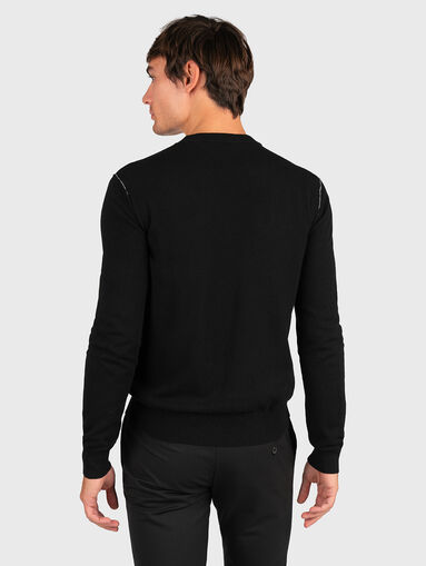 Black sweater with round neck - 3
