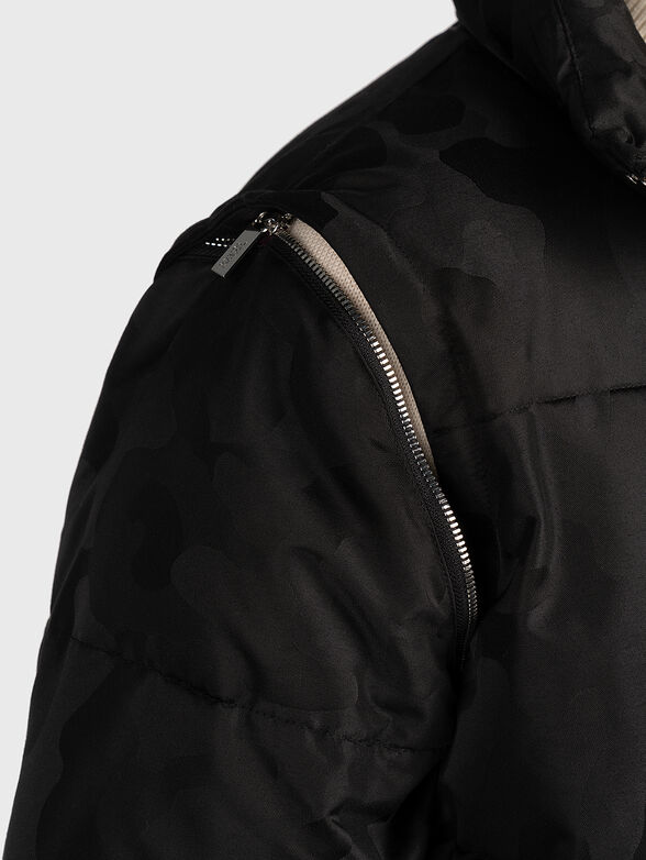 Padded jacket with detachable sleeves - 4