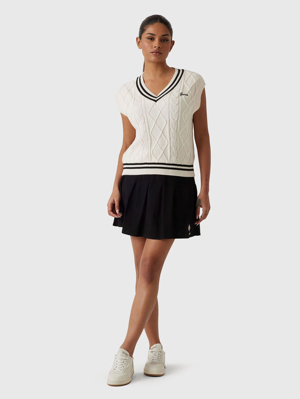 Cable knit V-neck sweater - 1