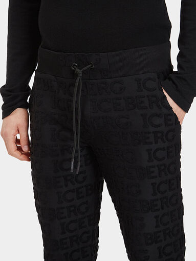 Sports pants with logo details - 3