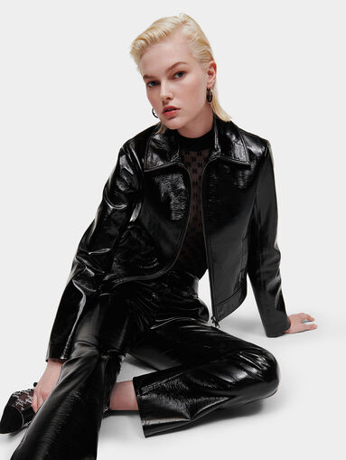 Cropped trousers in eco leather with patent effect - 2