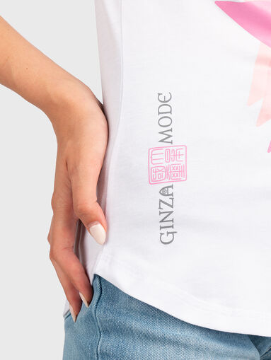 T-shirt with accent on the back - 4