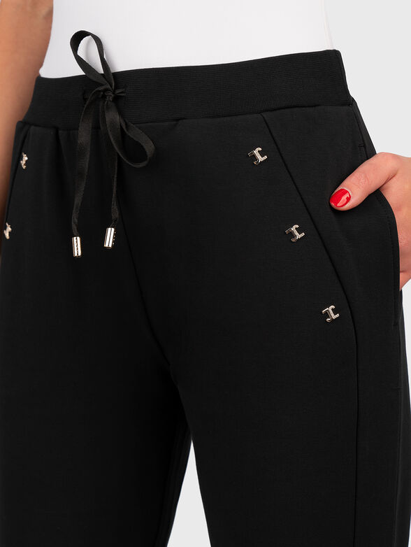 Sweatpants with golden details - 3